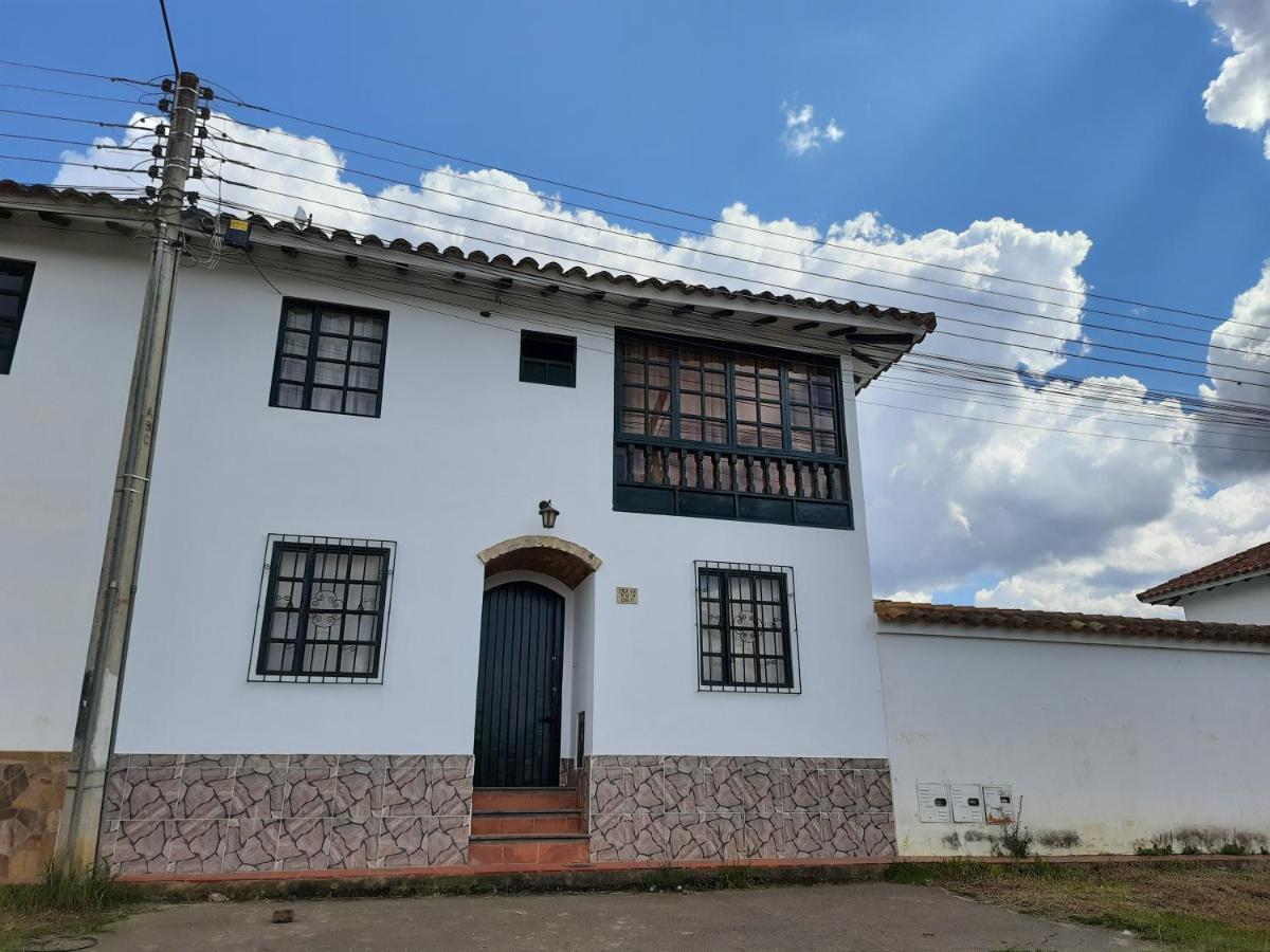 Aparta Hotel El Refugio De Maria Villa de Leyva Buitenkant foto